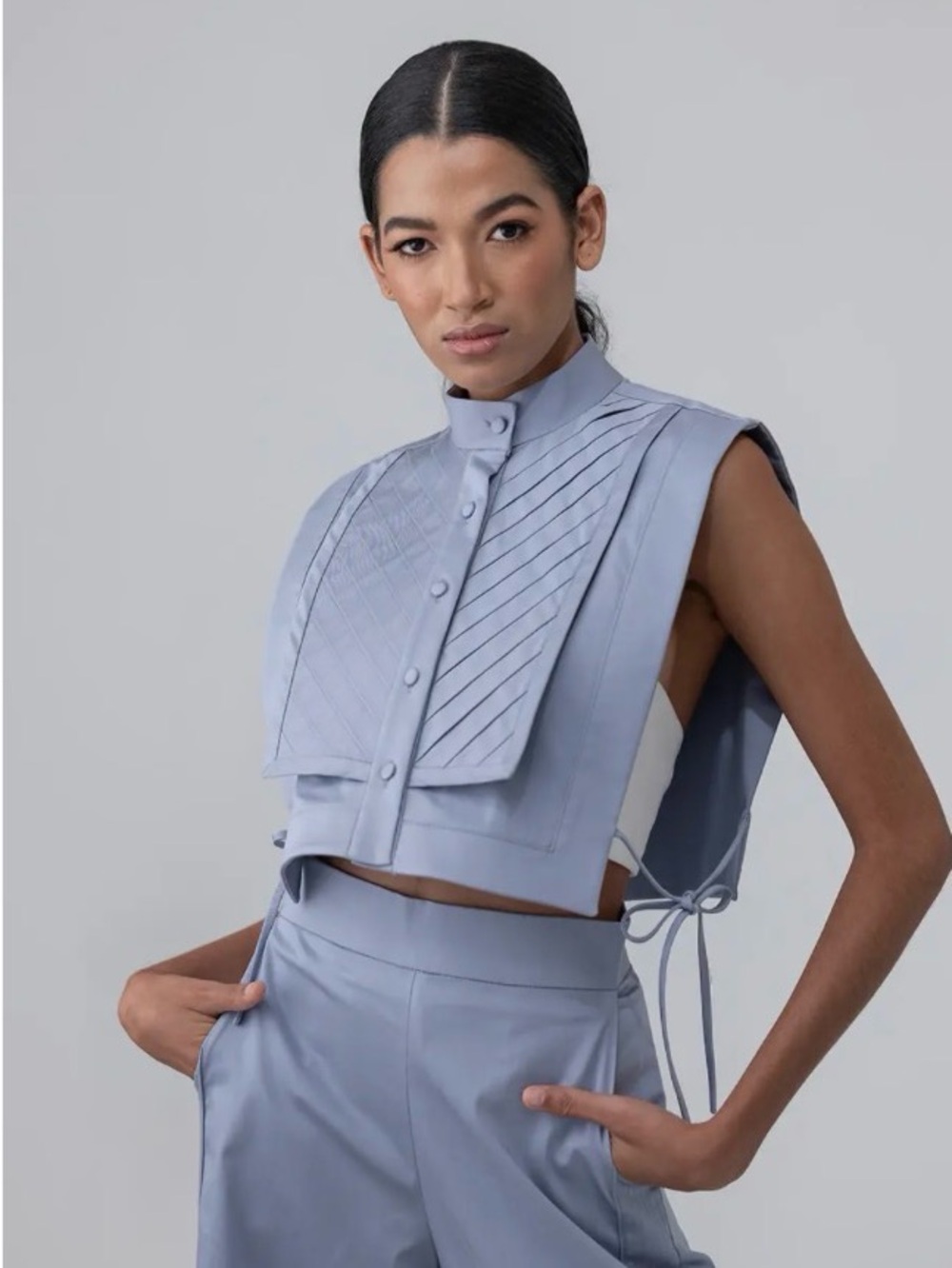 Light Blue Lua Bibb - Picture 2 of 2